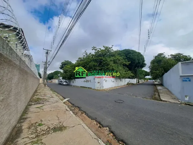 Terreno à venda, no bairro Horto em Teresina