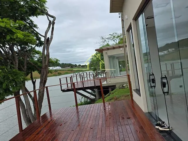 Terreno com 331m², à venda, no bairro Residencial Moinho de Vento em Guaxupé