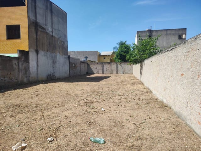 Terreno com 407m², à venda, no bairro Parque Jóquei Club em Campos dos Goytacazes