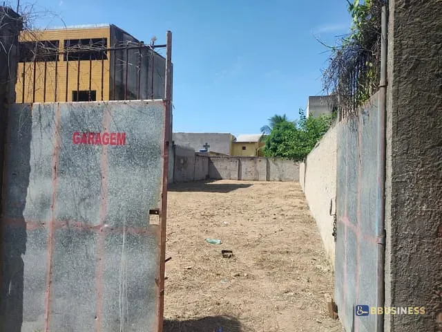 Terreno com 407m², à venda, no bairro Parque Jóquei Club em Campos dos Goytacazes