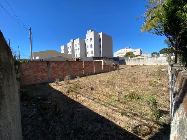 Terreno com 780m², à venda, no bairro Portão em Curitiba