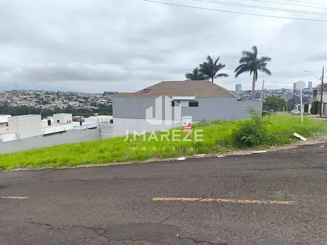 Terreno com 374m², à venda, no bairro Loteamento Residencial Cazarin em Apucarana