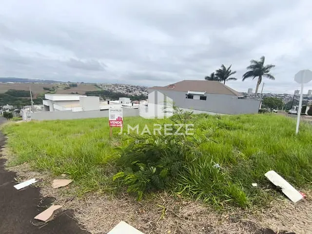 Terreno com 374m², à venda, no bairro Loteamento Residencial Cazarin em Apucarana