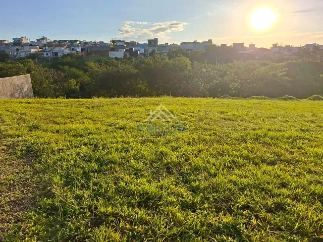 Terreno com 363m², à venda, no bairro Residencial Villagio Azzure em Itupeva