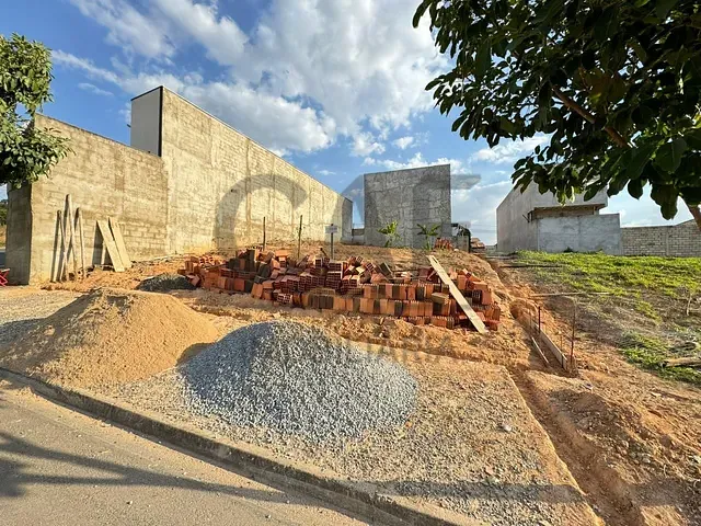 Terreno com 300m², à venda, no bairro Loteamento Residencial Vila Primavera em Jaguariúna