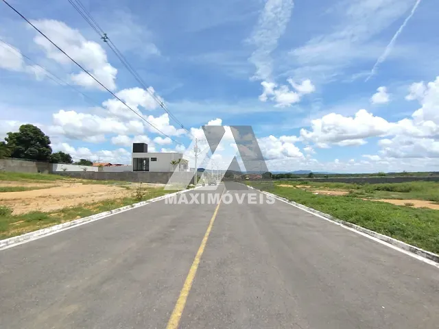Terreno com 420m², à venda, no bairro Jardim das Palmeiras em Araçuaí
