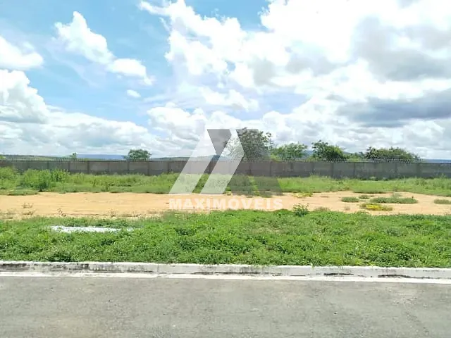 Terreno com 420m², à venda, no bairro Jardim das Palmeiras em Araçuaí