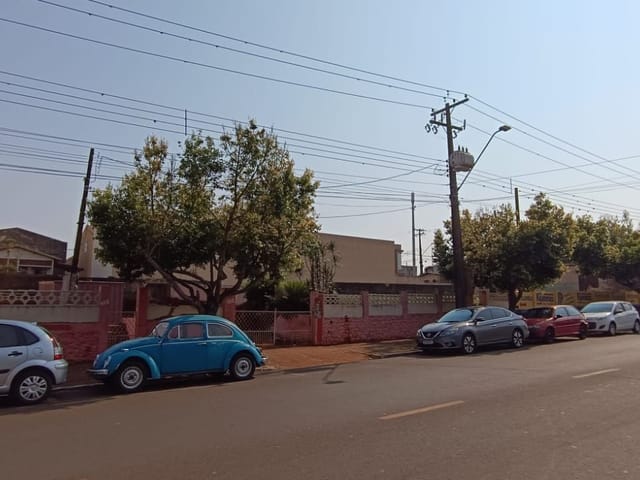 Terreno com 1672m², à venda, no bairro Centro em Cambé