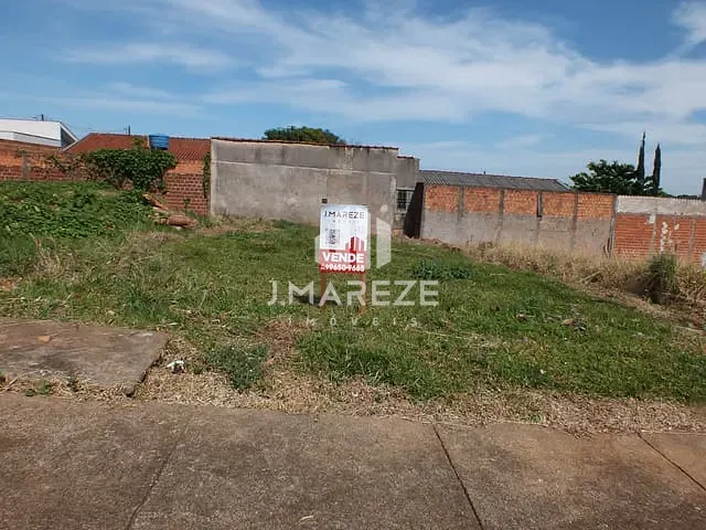 Terreno com 200m², à venda, no bairro Jardim Santos Dumont I em Apucarana