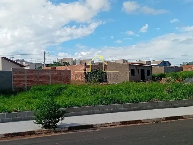 Terreno com 30915m², à venda, no bairro Jd. Girassol em Guaxupé