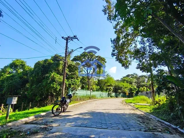 Terreno com 270m², à venda, no bairro Massaguaçu em Caraguatatuba