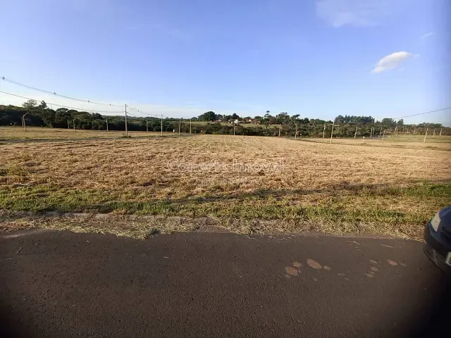 Terreno com 250m², à venda, no bairro Camanducaia Praça e Parque em Holambra