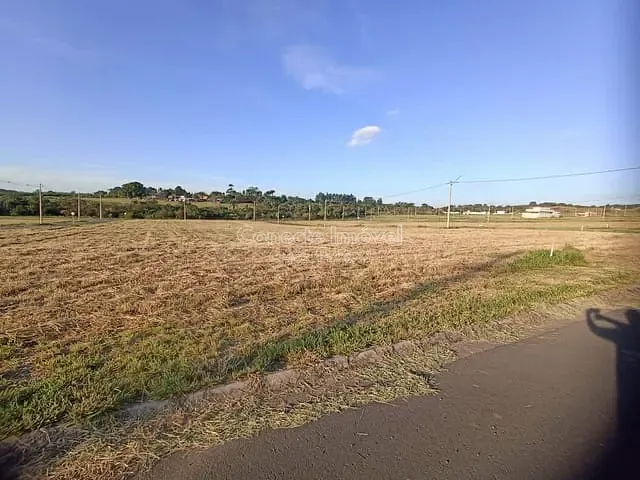 Terreno com 250m², à venda, no bairro Camanducaia Praça e Parque em Holambra