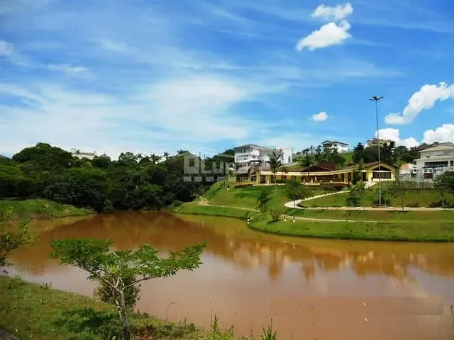 Terreno com 600m², à venda, no bairro Jardim Aracy em Mogi das Cruzes