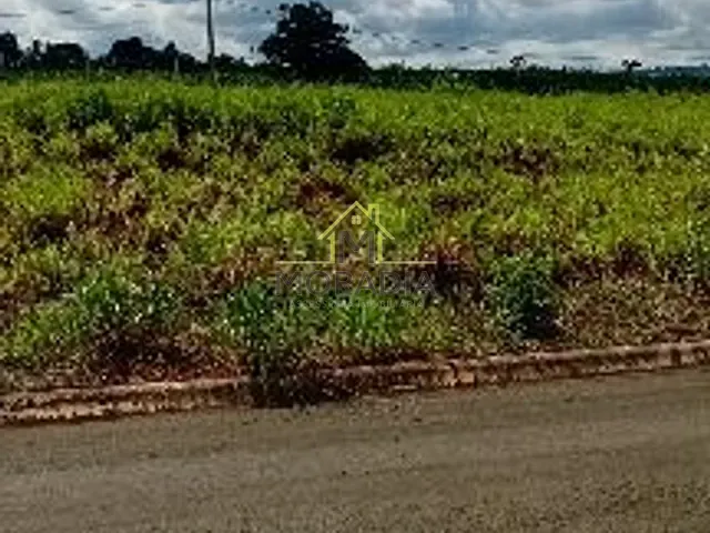 Terreno com 330m², à venda, no bairro Residencial Bourbon em Guaxupé