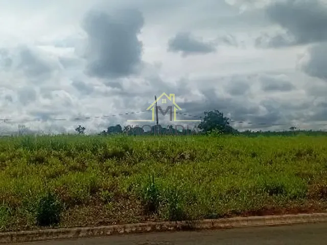 Terreno com 330m², à venda, no bairro Residencial Bourbon em Guaxupé