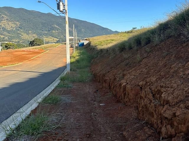 Terreno com 200m², à venda, no bairro Jatobás em Extrema