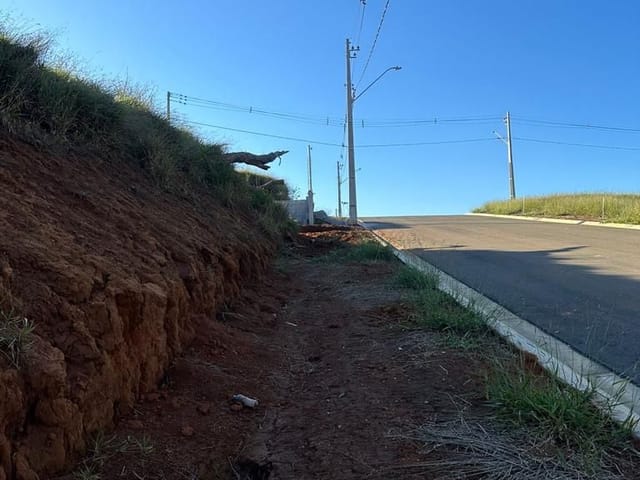 Terreno com 200m², à venda, no bairro Jatobás em Extrema