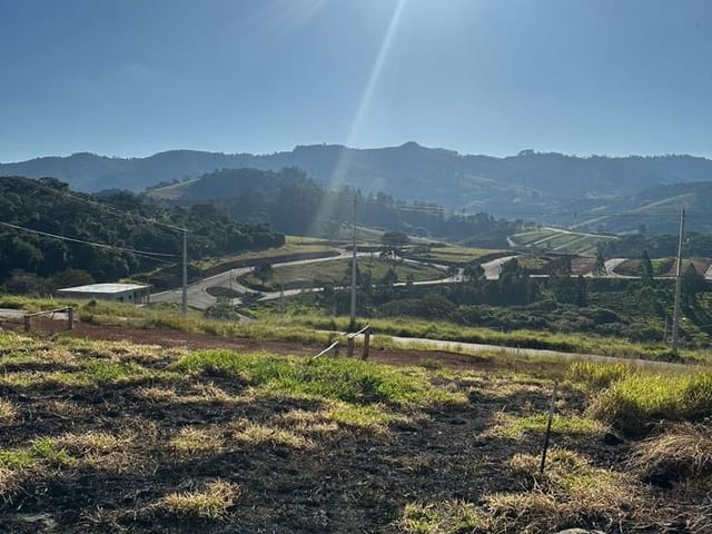 Terreno com 200m², à venda, no bairro Loteamento Sierra em Extrema