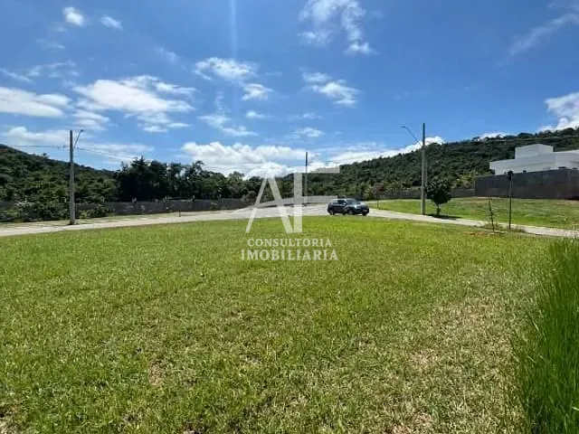 Terreno com 411m², à venda, no bairro Itapecerica em Taubaté