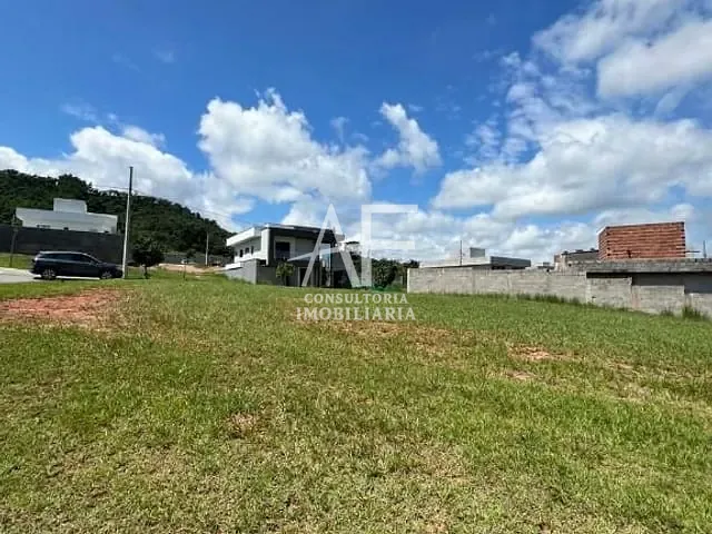 Terreno com 411m², à venda, no bairro Itapecerica em Taubaté