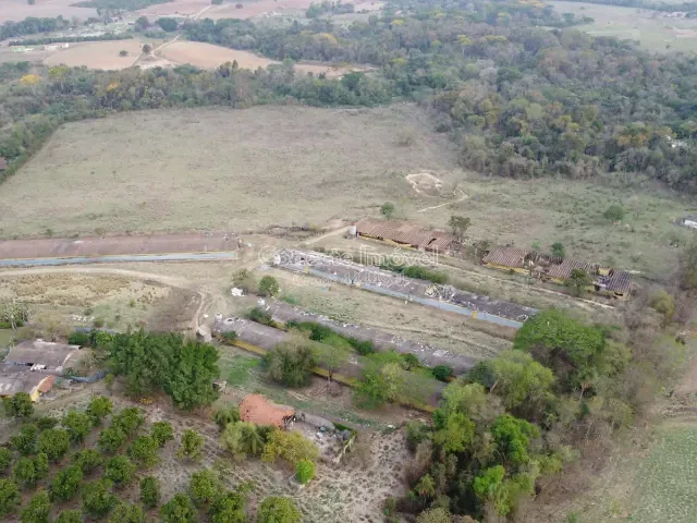 Terreno com 20000m², à venda, no bairro Camanducaia em Holambra