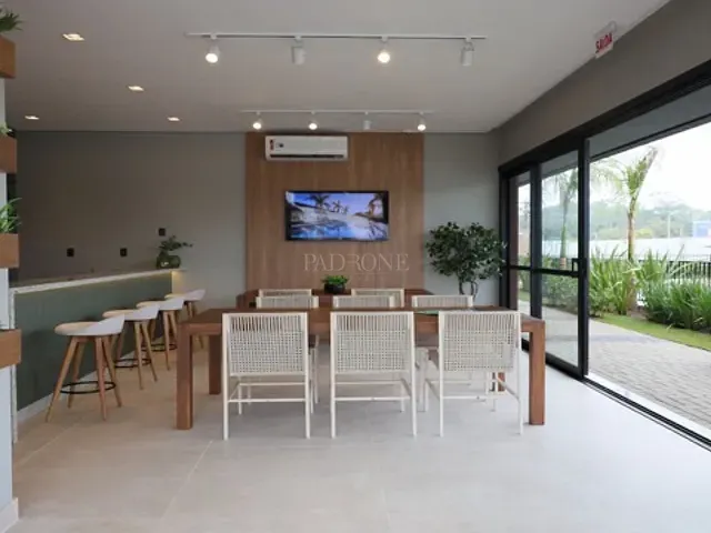 Terreno com 220m², à venda, no bairro Espinheiros em Joinville