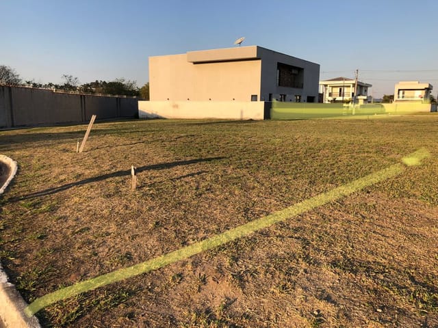 Terreno com 349m², à venda, no bairro Centro em Potim