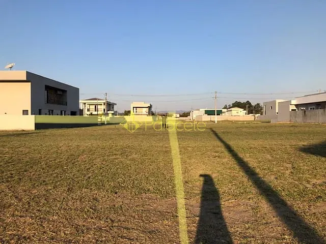 Terreno com 349m², à venda, no bairro Centro em Potim
