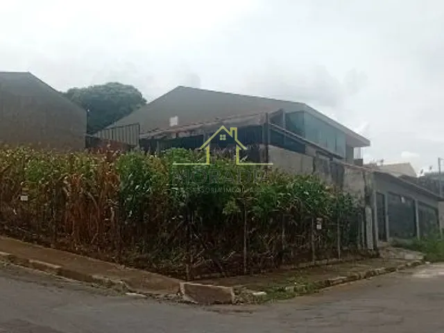 Terreno com 222m², à venda, no bairro Jardim Planalto em Guaxupé