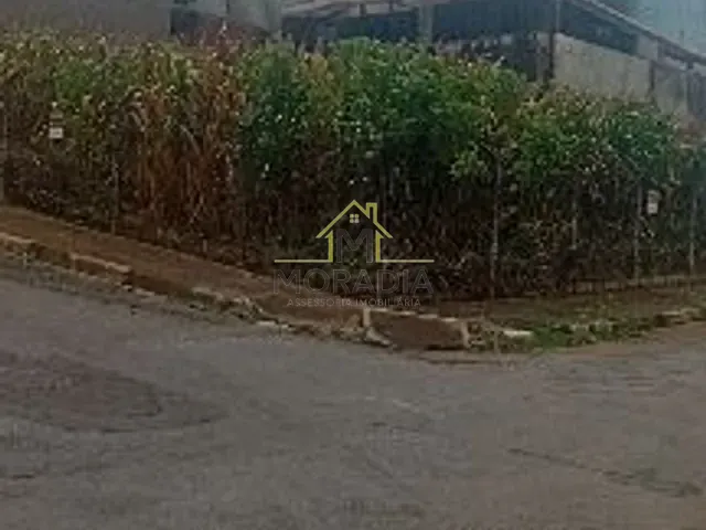 Terreno com 222m², à venda, no bairro Jardim Planalto em Guaxupé