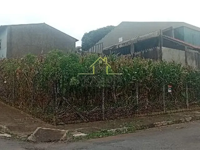 Terreno com 222m², à venda, no bairro Jardim Planalto em Guaxupé
