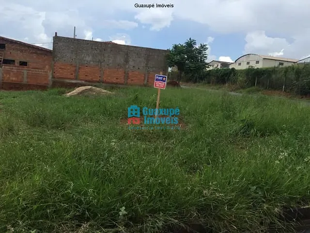 Terreno com 202m², à venda, no bairro Jardim Aeroporto em Guaxupé
