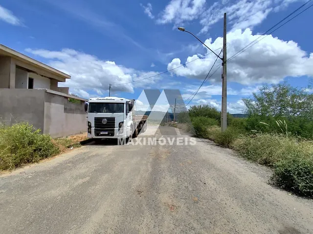 Terreno com 360m², à venda, no bairro São Mateus em Araçuaí