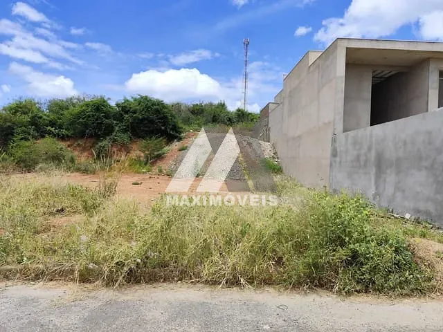 Terreno com 360m², à venda, no bairro São Mateus em Araçuaí