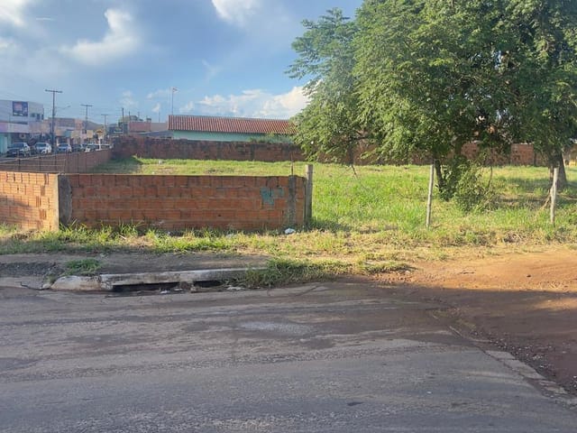 Terreno com 1600m², à venda, no bairro Jardim Canguru em Campo Grande