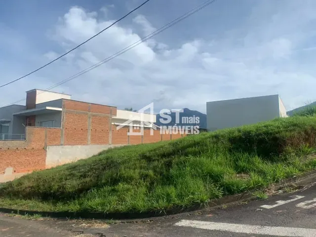 Terreno com 340m², à venda, no bairro Andradas em Andradas
