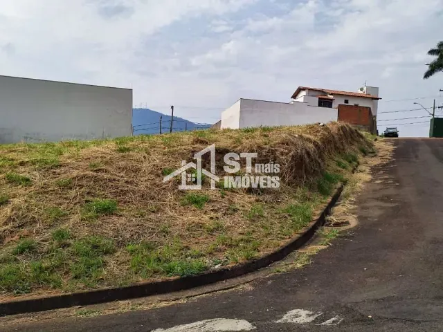 Terreno com 340m², à venda, no bairro Andradas em Andradas