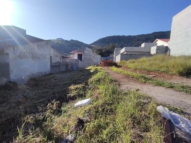 Terreno com 250m², à venda, no bairro Manacás em Extrema