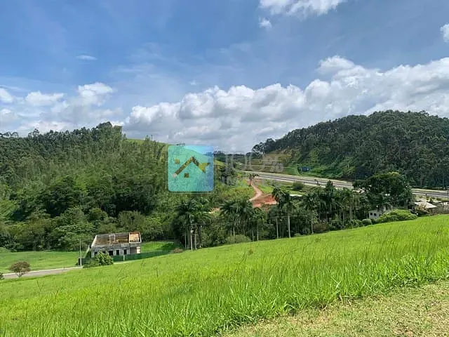 Terreno com 1000m², à venda, no bairro Village Parahybuna em Paraibuna