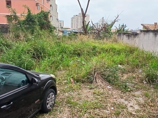 Terreno com 450m², à venda, no bairro Glória em Macaé
