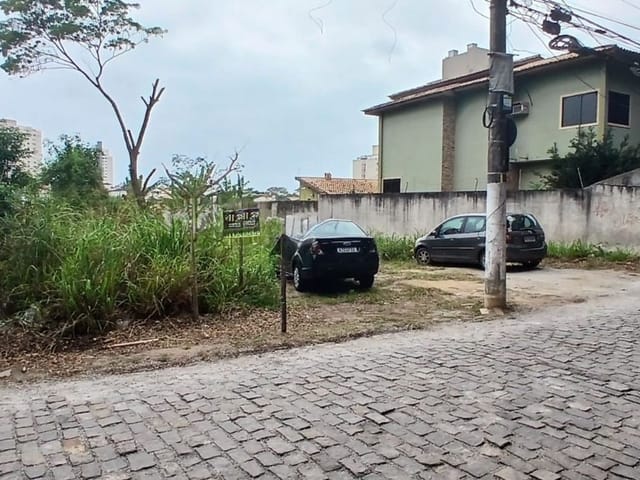Terreno com 450m², à venda, no bairro Glória em Macaé