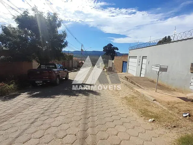 Terreno com 180m², à venda, no bairro Alto Paraiso em Araçuaí