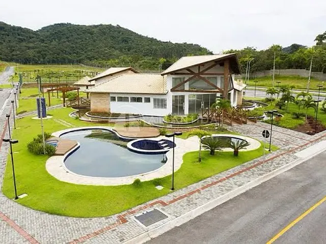 Terreno com 490m², à venda, no bairro Centro em Camboriú
