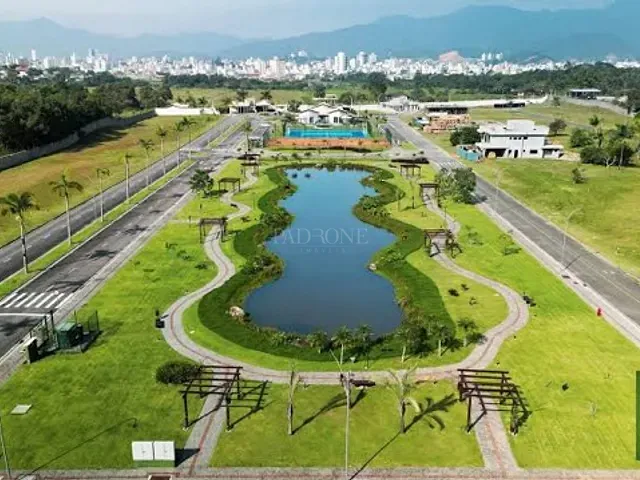Terreno com 490m², à venda, no bairro Centro em Camboriú