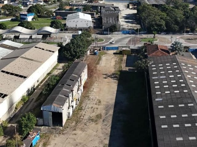 Terreno com 5680m², à venda, no bairro Lagomar em Macaé