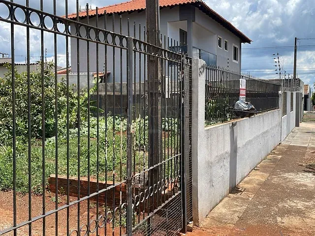 Terreno com 469m², à venda, no bairro Jardim Apucarana em Apucarana