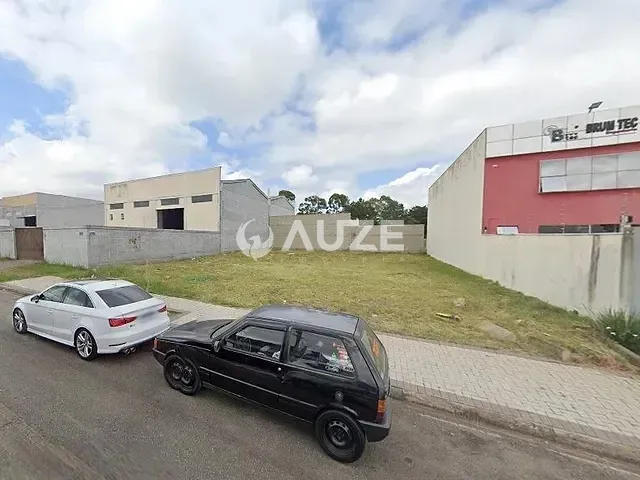 Terreno com 600m², à venda, no bairro Neoville em Curitiba
