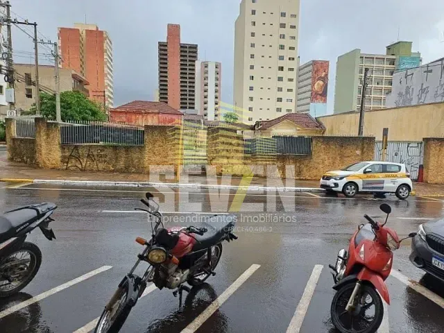 Terreno com 537m², à venda ou para alugar, no bairro Centro em Bauru