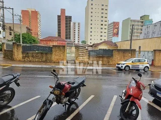 Terreno com 537m², à venda ou para alugar, no bairro Centro em Bauru
